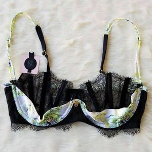 NWT! Victoria's Secret DESIGNER COLLECTION BRA 32D
